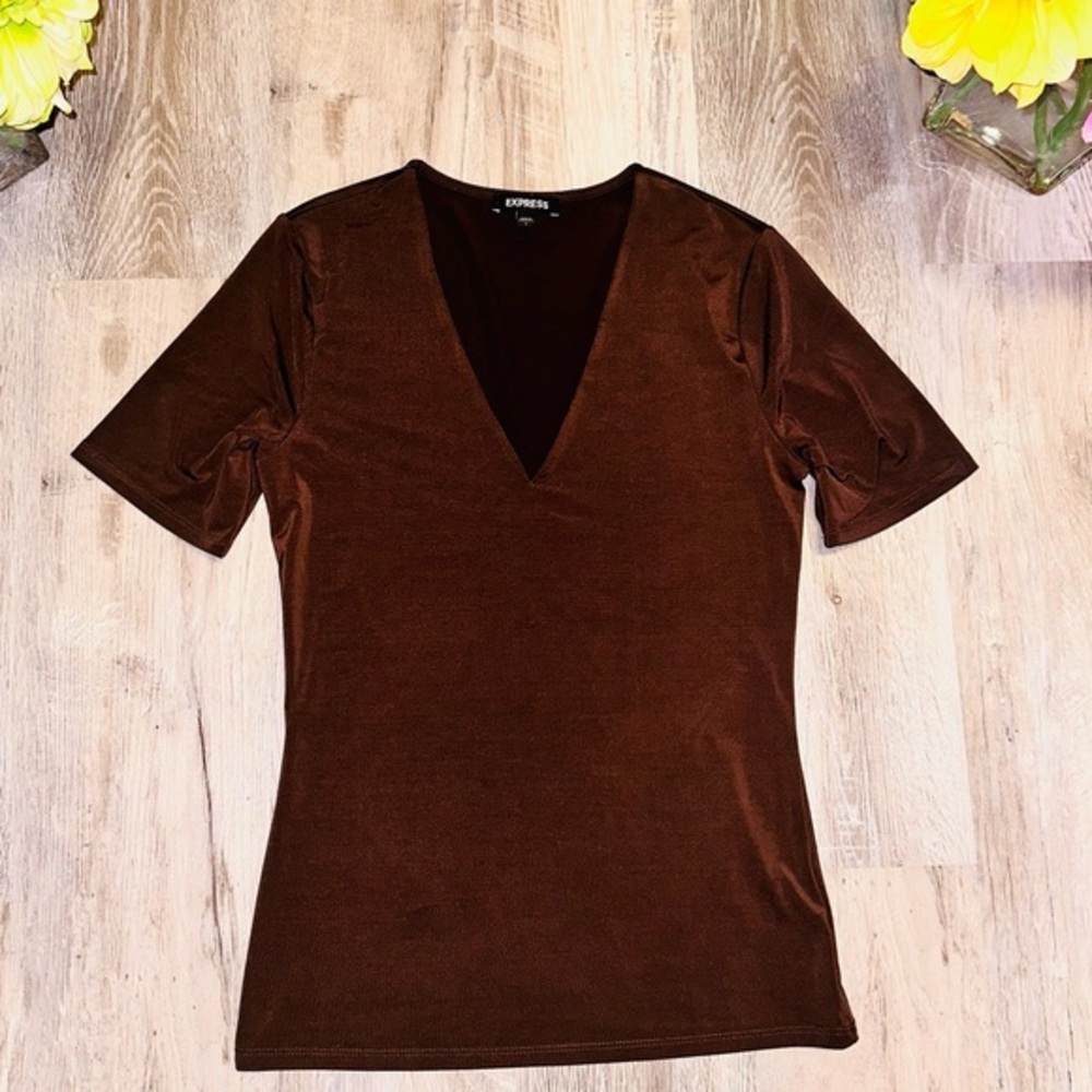 Express fitted tee